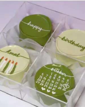 The green set -4 cakes acrylic box