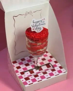 Valentines cake ( V16 )
