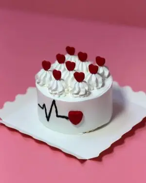 Valentines cake ( V11)