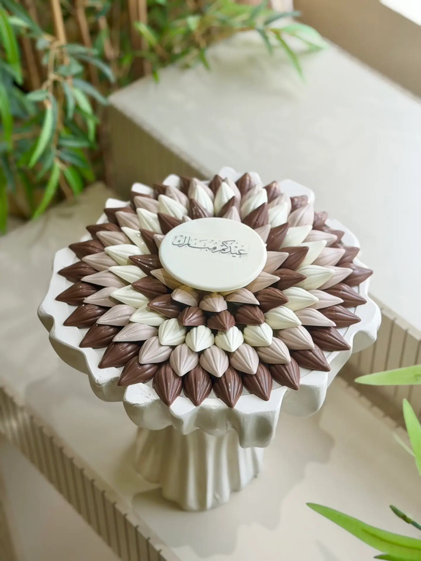 White elegant Eid tray 2